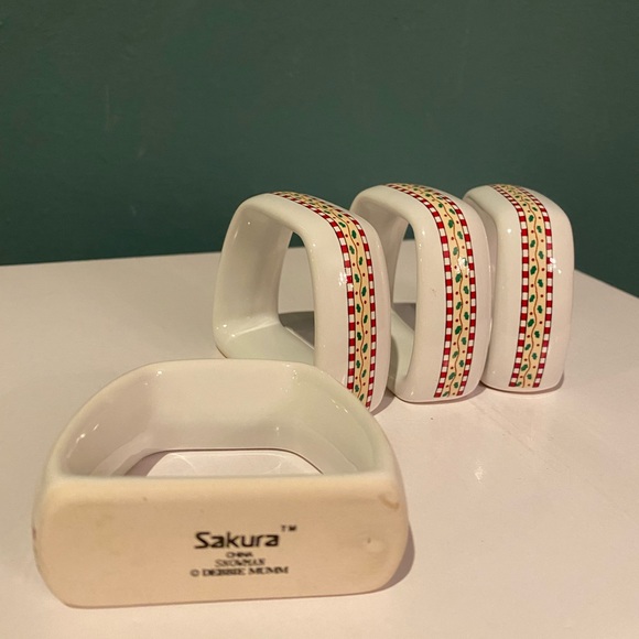 Set Of 4 Debbie Mumm Snowman Ceramic Holly Leaves Christmas Napkin Rings - Picture 3 of 4